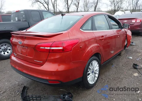 2018 Ford Focus Titanium из США, поврежденный, VIN 1FADP3J20JL280698